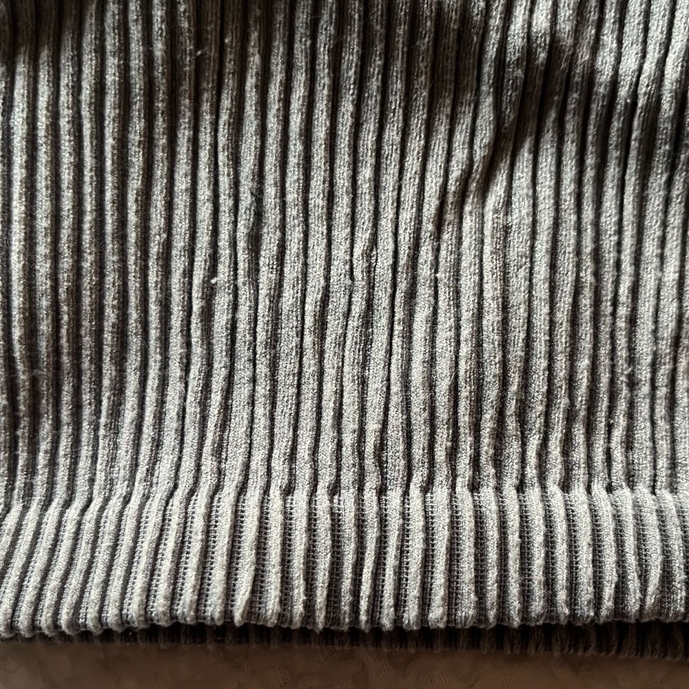 Ribbed Razor Back Tank - Picture 3 of 5